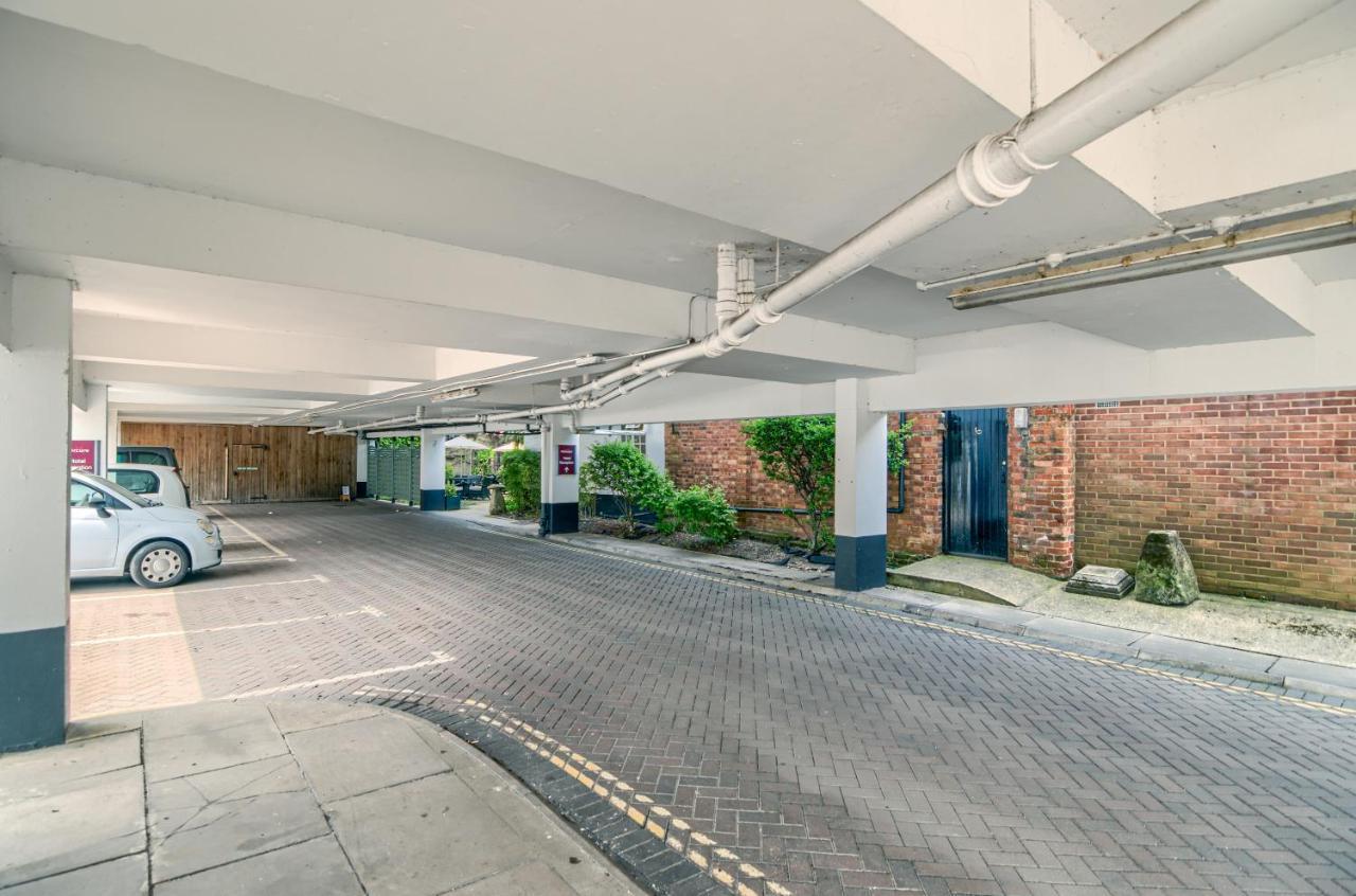 Mercure Salisbury White Hart Hotel & Apartments Экстерьер фото