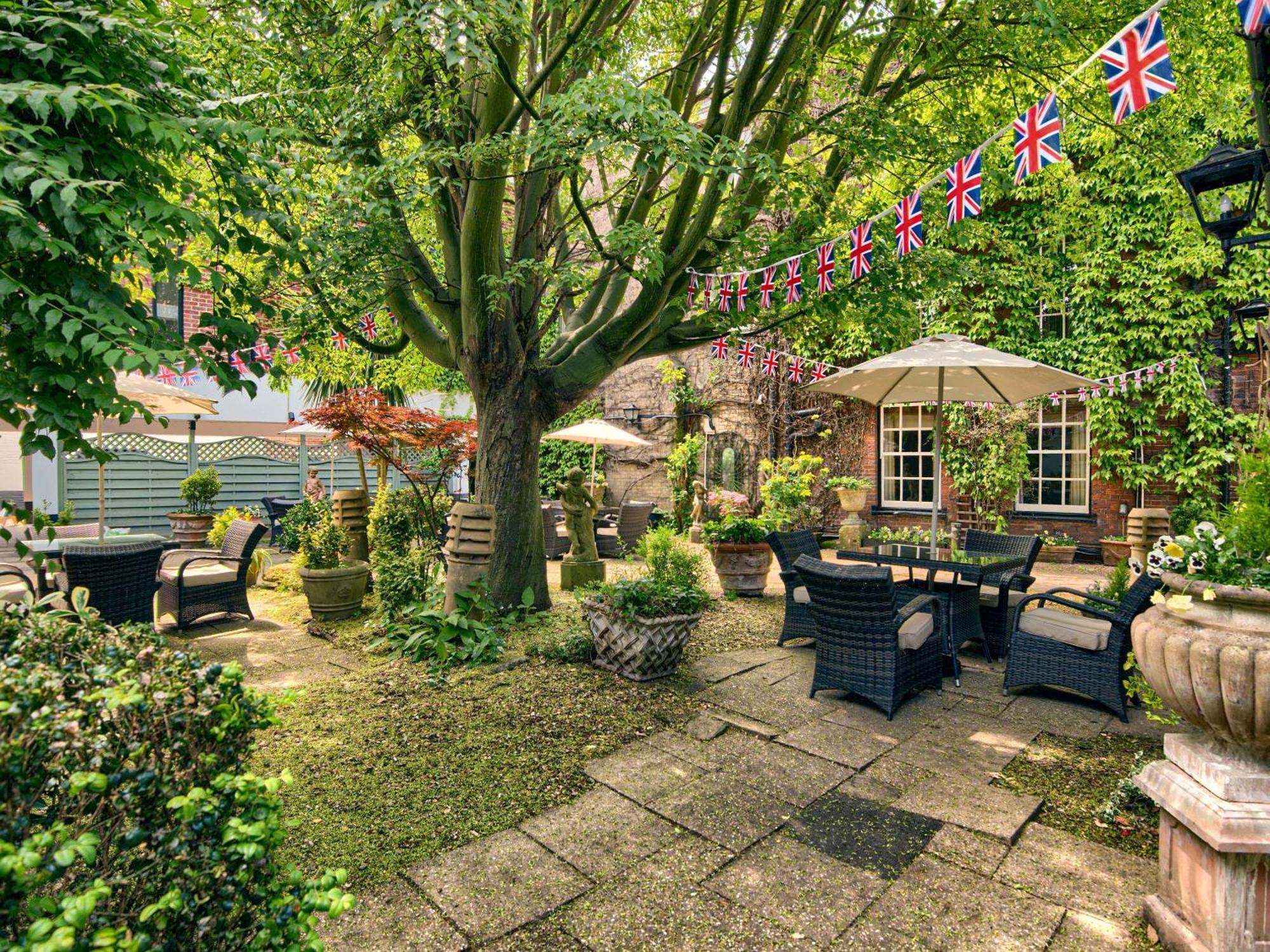 Mercure Salisbury White Hart Hotel & Apartments Экстерьер фото