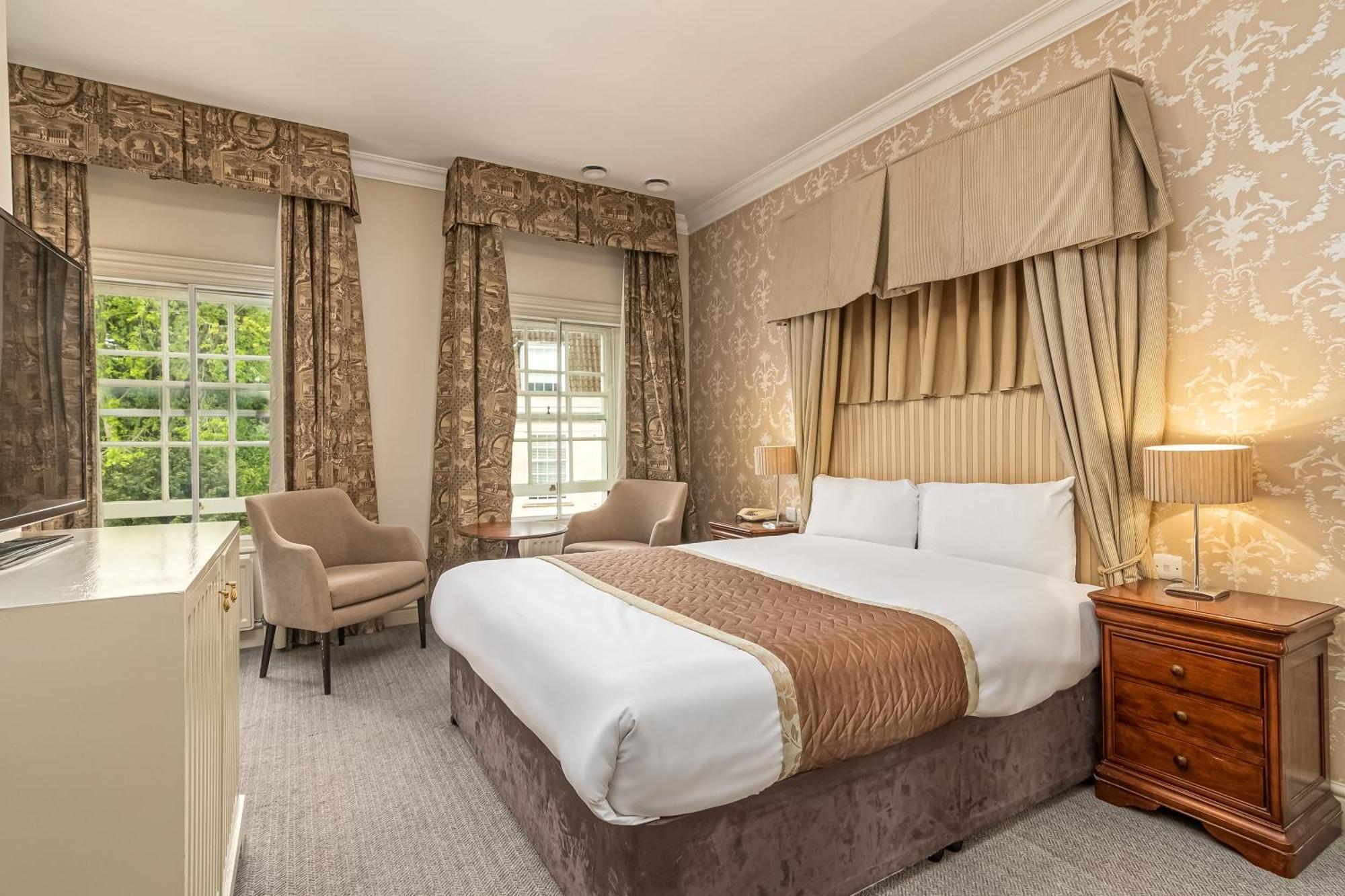 Mercure Salisbury White Hart Hotel & Apartments Экстерьер фото