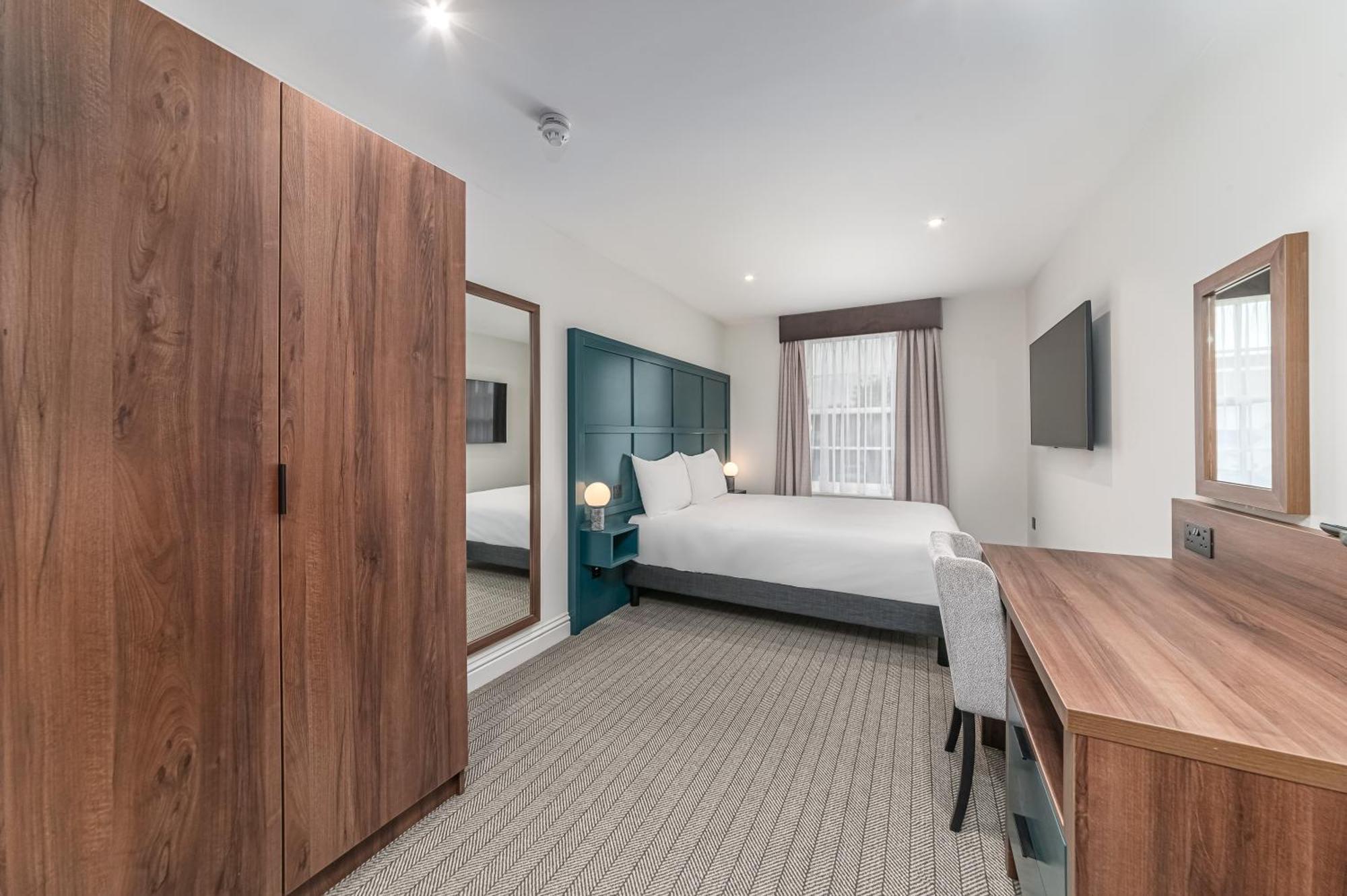 Mercure Salisbury White Hart Hotel & Apartments Экстерьер фото