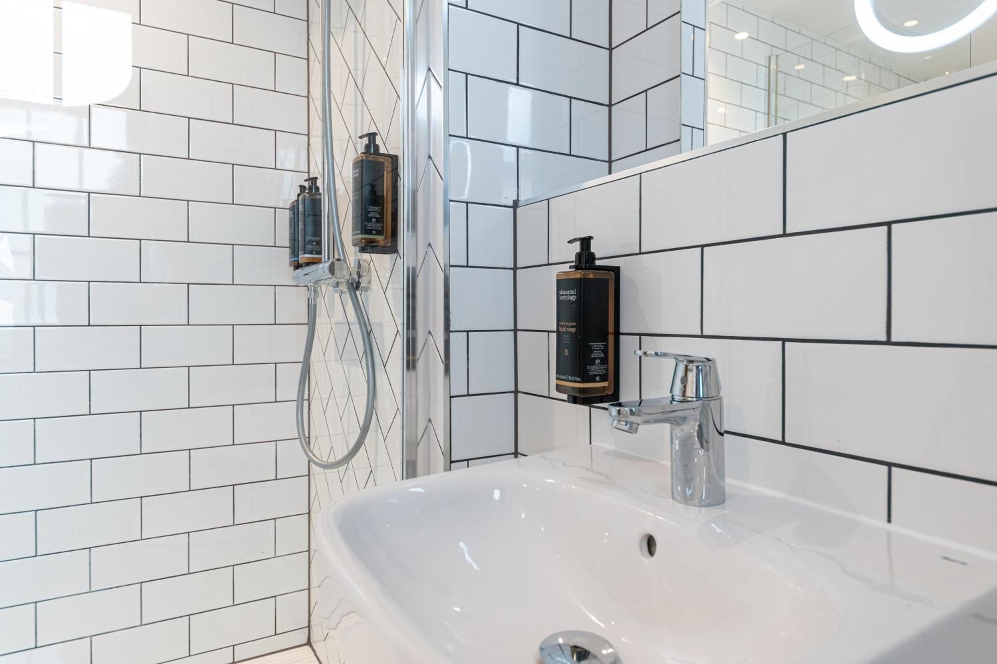 Mercure Salisbury White Hart Hotel & Apartments Экстерьер фото